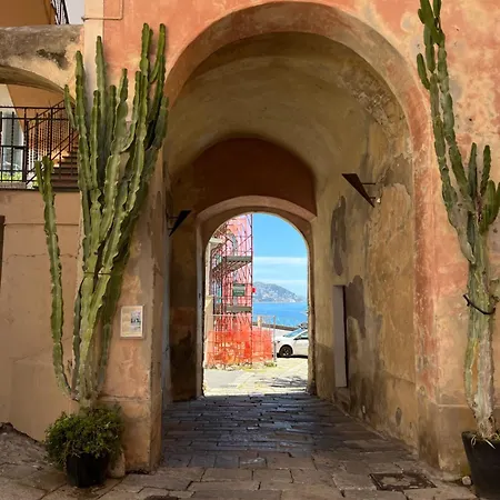 Casa Porta Della Maddalena * Bordighera